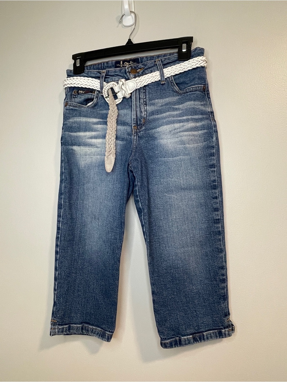lei Vintage Blue Cropped Ankle Jeans with White Braided Belt